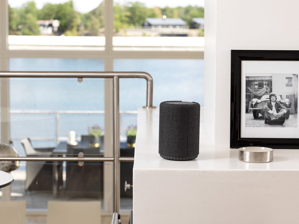wireless multiroom speaker A10 darkgray Lifestyle works with alexa AudioPro 02