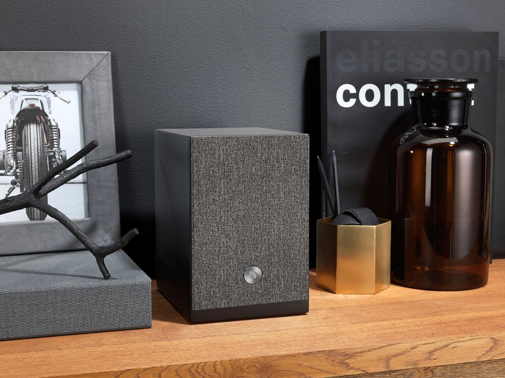 wireless multiroom speaker A28 black Lifestyle AudioPro 05