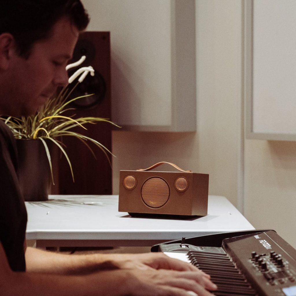 wireless portable speaker T3 LIMITED EDITION ANDREAS STONE AudioPro Lifestyle 81 e1728538233599