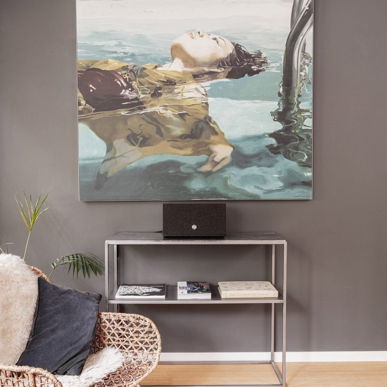 wireless-multiroom-speaker-C10MkII-black-lifestyle02-airplay2-google-cast-chromecast-AudioPro